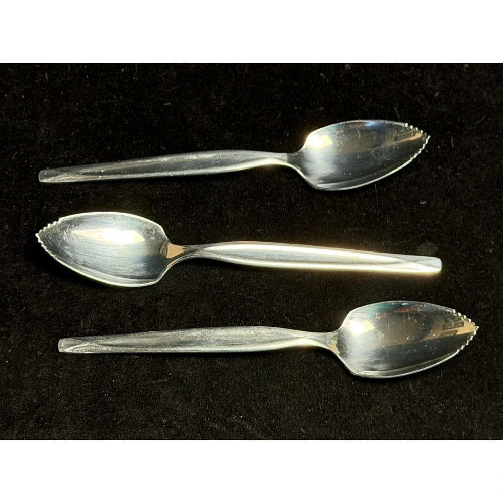 Wm Rogers Mfg Co Stainless Steel Grapefruit Spoons: Serrated Edge, Set of 3, USA